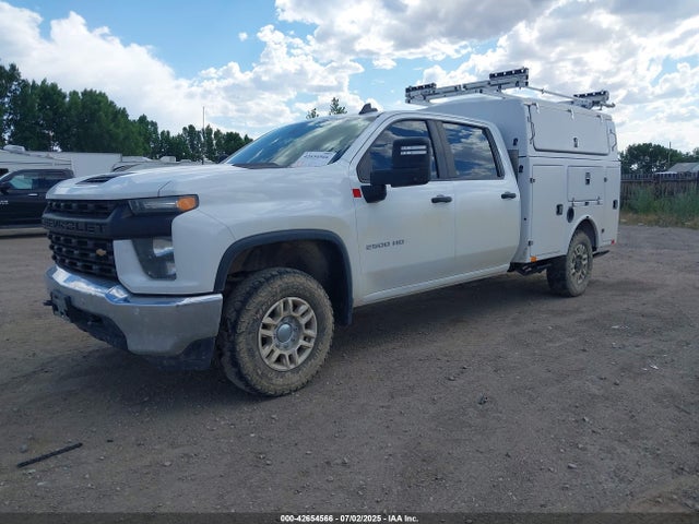 Chevrolet l8t 2022 1GC1YLE72NF183149 Image 2