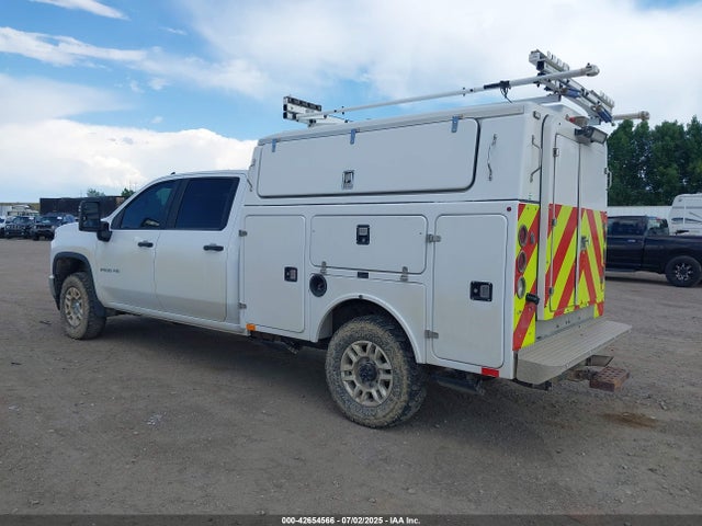 Chevrolet l8t 2022 1GC1YLE72NF183149 Image 3