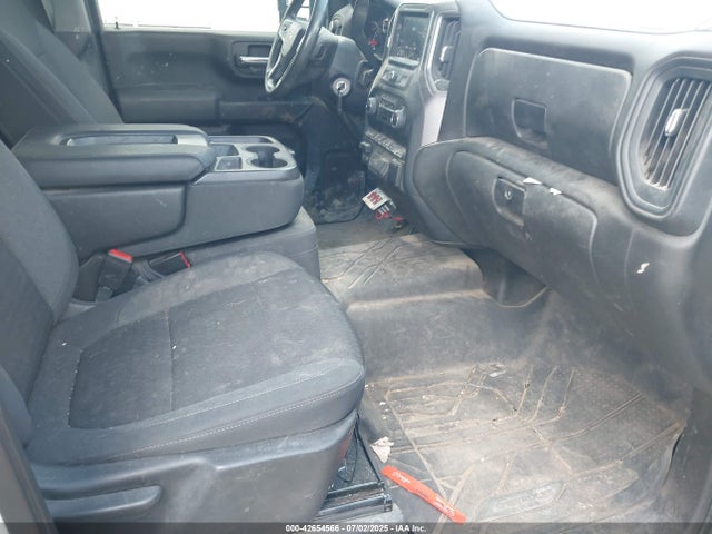 Chevrolet l8t 2022 1GC1YLE72NF183149 Image 5
