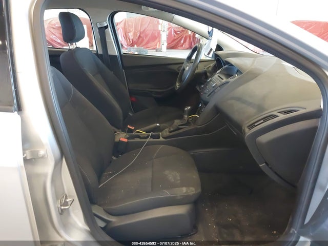 Ford Focus 2016 1FADP3E23GL306584 Image 5