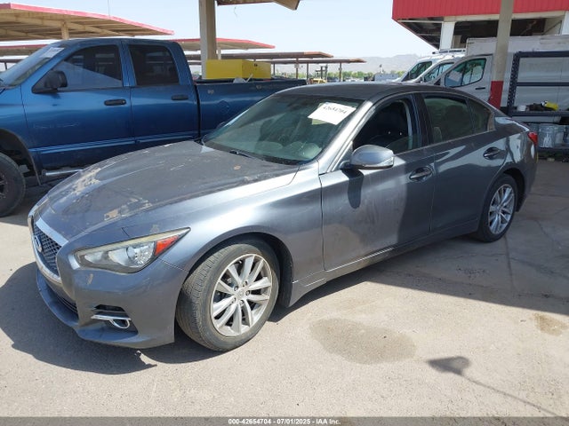 JN1BV7AR5FM422401 Infiniti 2015