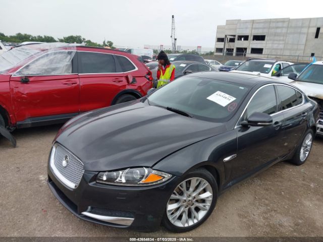 2013 JAGUAR XF SAJWA0E74D8S90586 Photo 1
