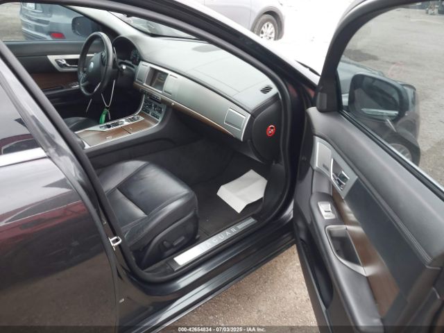 2013 JAGUAR XF SAJWA0E74D8S90586 Photo 4
