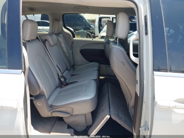 Chrysler 2017 2017 2C4RC1BG1HR592458 Image 5