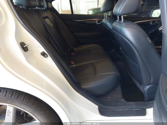 JN1EV7AP0JM352780 Infiniti 2018