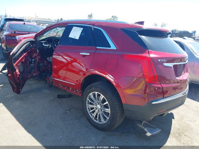2019 CADILLAC XT5 1GYKNCRS7KZ220325 Photo 2