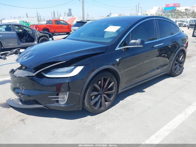 Tesla MODEL X 2019 5YJXCBE42KF155425 Image 2