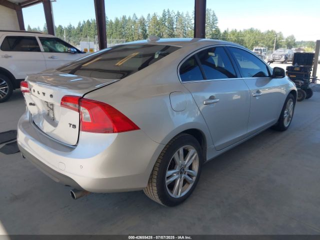 2013 VOLVO S60 YV1612FS0D2224742 Photo 3