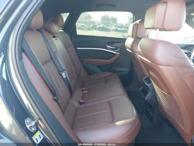 2019 AUDI E-TRON WA1VAAGE6KB016070 Photo 7