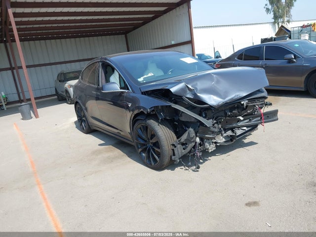2019 TESLA MODEL X 5YJXCBE2XKF181057 Photo 0