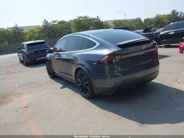 2019 TESLA MODEL X 5YJXCBE2XKF181057 Photo 2