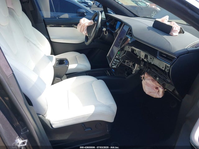 2019 TESLA MODEL X 5YJXCBE2XKF181057 Photo 4