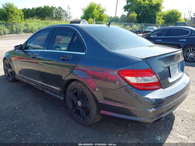 2011 MERCEDES-BENZ C 300 WDDGF8BB2BR150447 Photo 2