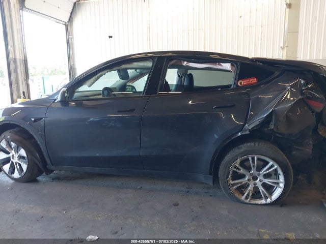 7SAYGDEE4RF013846 Tesla Model Y