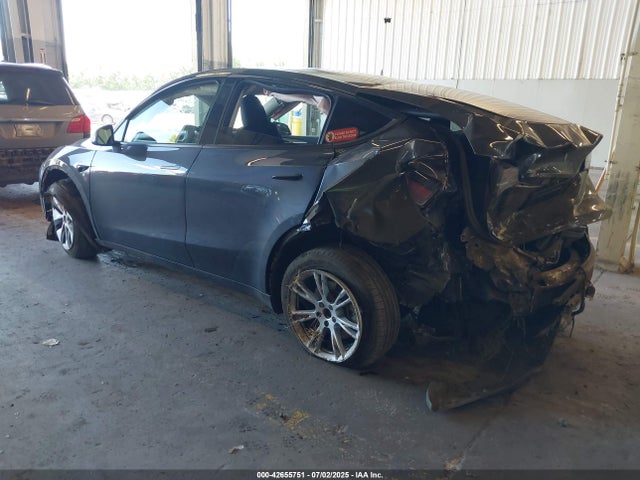 2024 TESLA MODEL Y 7SAYGDEE4RF013846 Photo 2