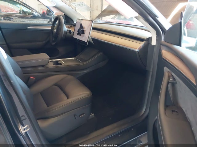 2024 TESLA MODEL Y 7SAYGDEE4RF013846 Photo 4