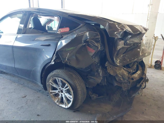 2024 TESLA MODEL Y 7SAYGDEE4RF013846 Photo 5