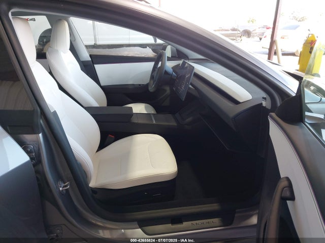 2025 TESLA MODEL 3 5YJ3E1EAXSF967631 Photo 4