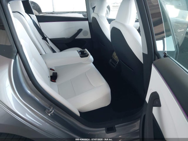 2025 TESLA MODEL 3 5YJ3E1EAXSF967631 Photo 7