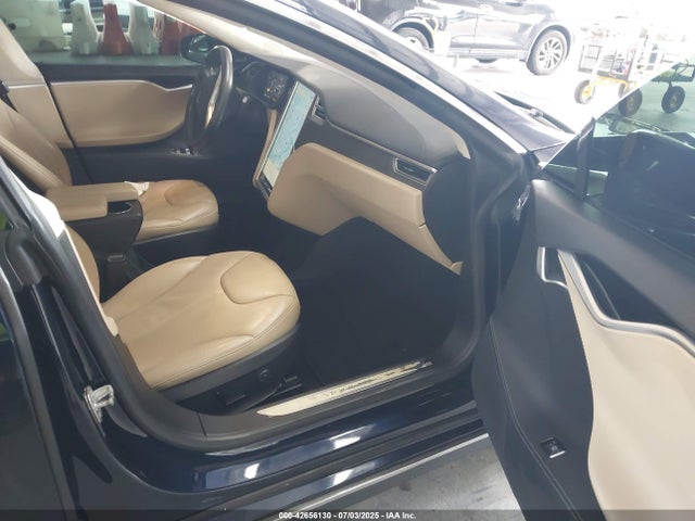 2014 TESLA MODEL S 5YJSA1H11EFP60357 Photo 4