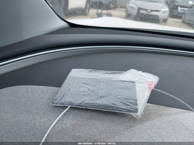 2025 TESLA MODEL 3 5YJ3E1EA0SF994949 Photo 10