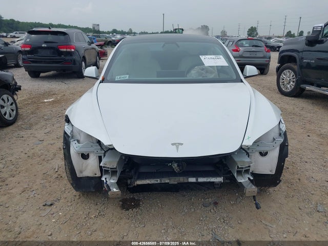 5YJ3E1EA0SF994949 Tesla 2025