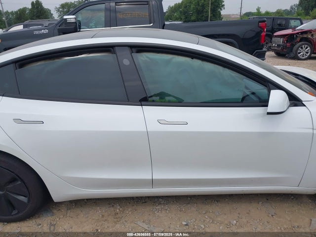 5YJ3E1EA0SF994949 Tesla 2025