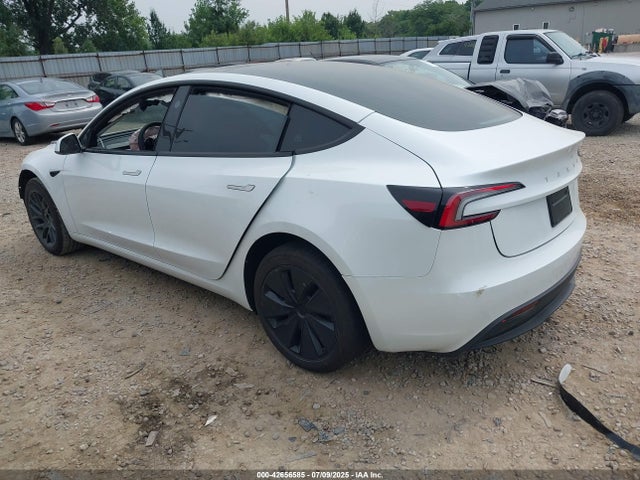 2025 TESLA MODEL 3 5YJ3E1EA0SF994949 Photo 2