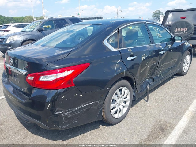 1N4AL3AP3GN384951 Nissan 2016