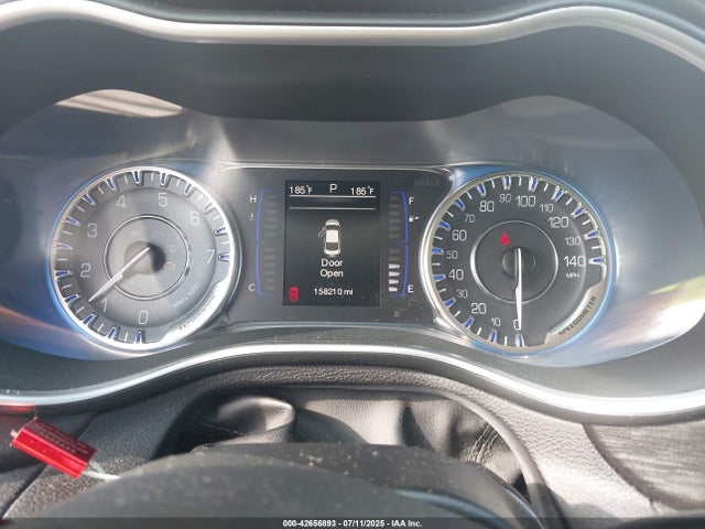 1C3CCCAB2FN676780 Chrysler 2015