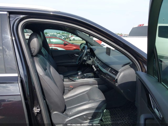 Audi Q7 2017 WA1LAAF72HD021810 Image 5