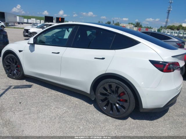 2022 TESLA MODEL Y 7SAYGDEF6NF377088 Photo 2