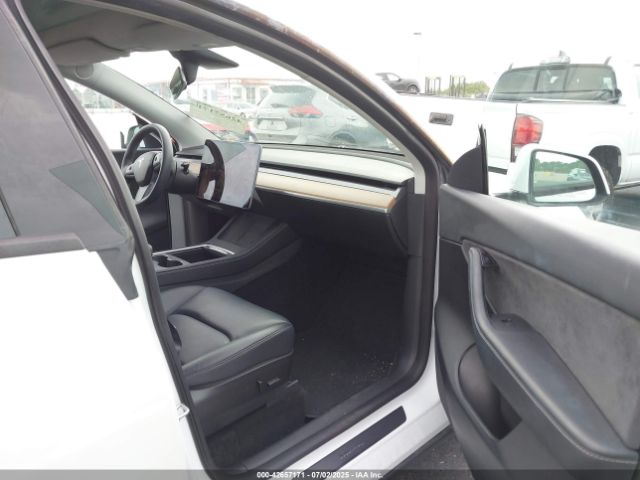 2022 TESLA MODEL Y 7SAYGDEF6NF377088 Photo 4