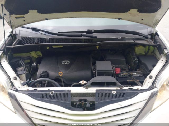 2017 TOYOTA SIENNA 5TDKZ3DC5HS822953 Photo 9