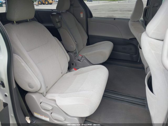 2017 TOYOTA SIENNA 5TDKZ3DC5HS822953 Photo 7