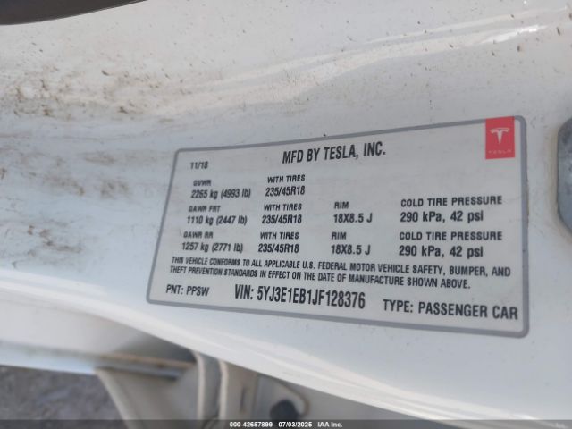 2018 TESLA MODEL 3 5YJ3E1EB1JF128376 Photo 8
