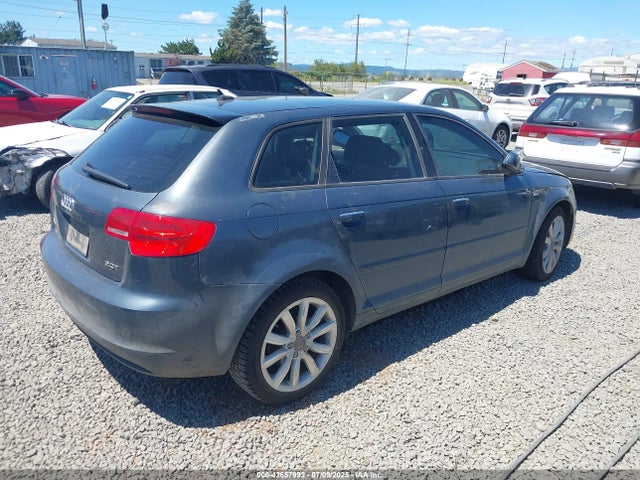 2011 AUDI A3 WAUBEAFM8BA033087 Photo 3