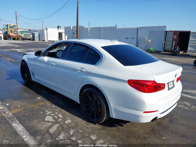 BMW 2018 2018 WBAJA5C53JG899447 Image 3