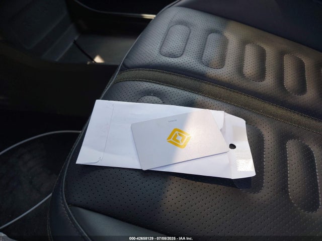 Rivian R1s 2023 7PDSGABA6PN024440 Image 11