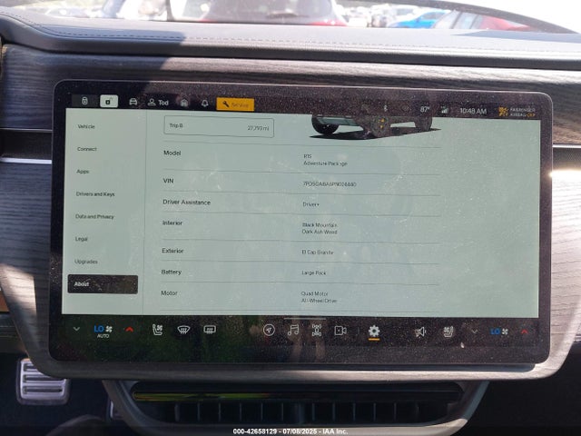 Rivian R1s 2023 7PDSGABA6PN024440 Image 18