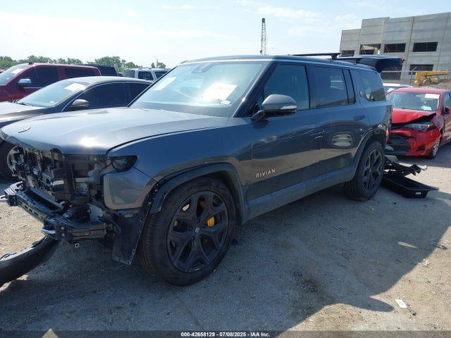 Rivian R1s 2023 7PDSGABA6PN024440 Image 2