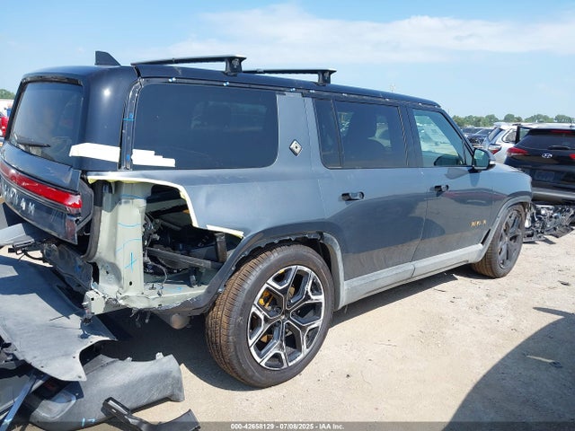 Rivian R1s 2023 7PDSGABA6PN024440 Image 4