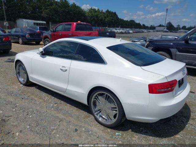 2010 AUDI A5 WAUWFAFR6AA077078 Photo 2