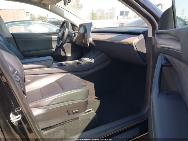 2023 TESLA MODEL Y 7SAYGAEE8PF637435 Photo 4