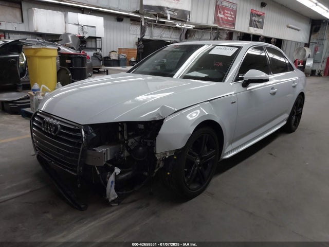 2017 AUDI A4 WAUENAF4XHN055655 Photo 1