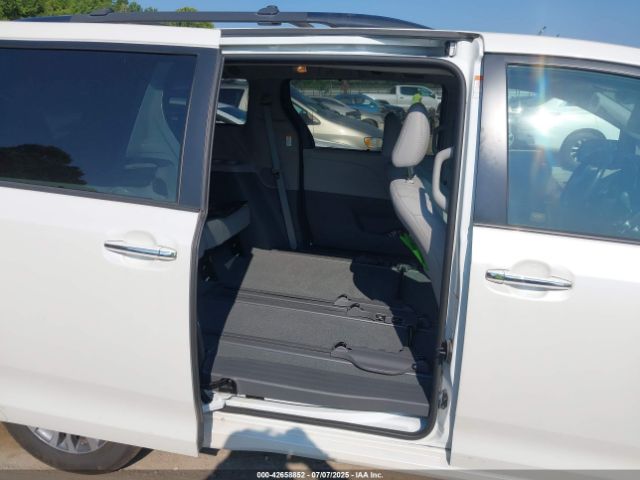 2020 TOYOTA SIENNA 5TDYZ3DC5LS048304 Photo 7