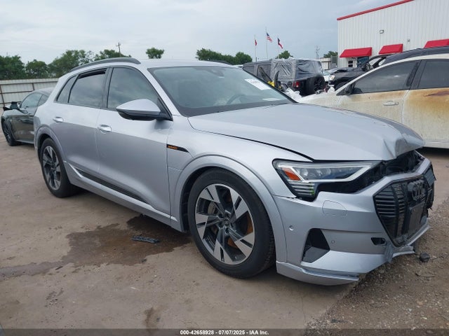 2022 AUDI E-TRON WA1AAAGE0NB047673 Photo 0
