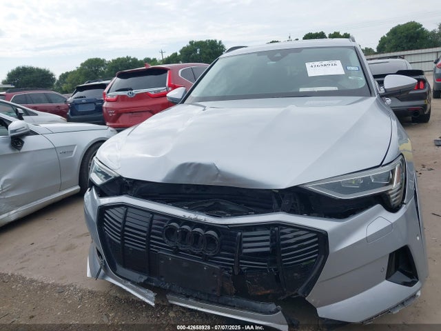 WA1AAAGE0NB047673 Audi E-Tron