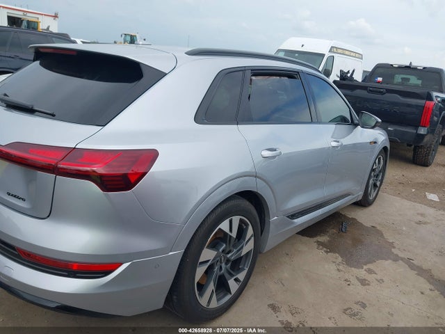2022 AUDI E-TRON WA1AAAGE0NB047673 Photo 3