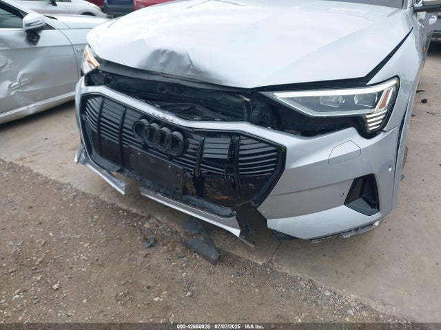 2022 AUDI E-TRON WA1AAAGE0NB047673 Photo 5